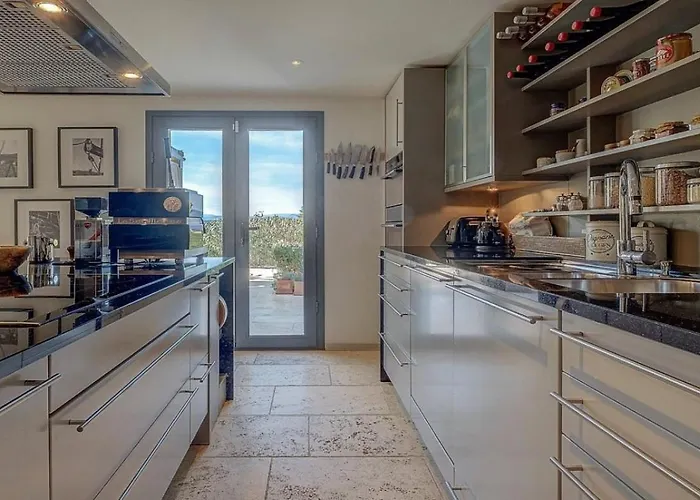 Cyril Magnifique Provencale * Saint-Tropez